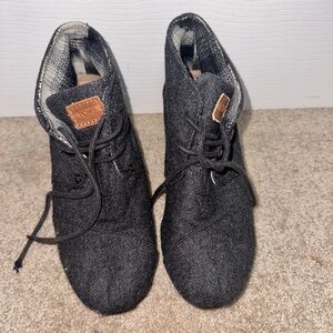 Toms Desert Wedge Suede Lined Ankle Heel Boots Black Women's US Size 6.5 Used